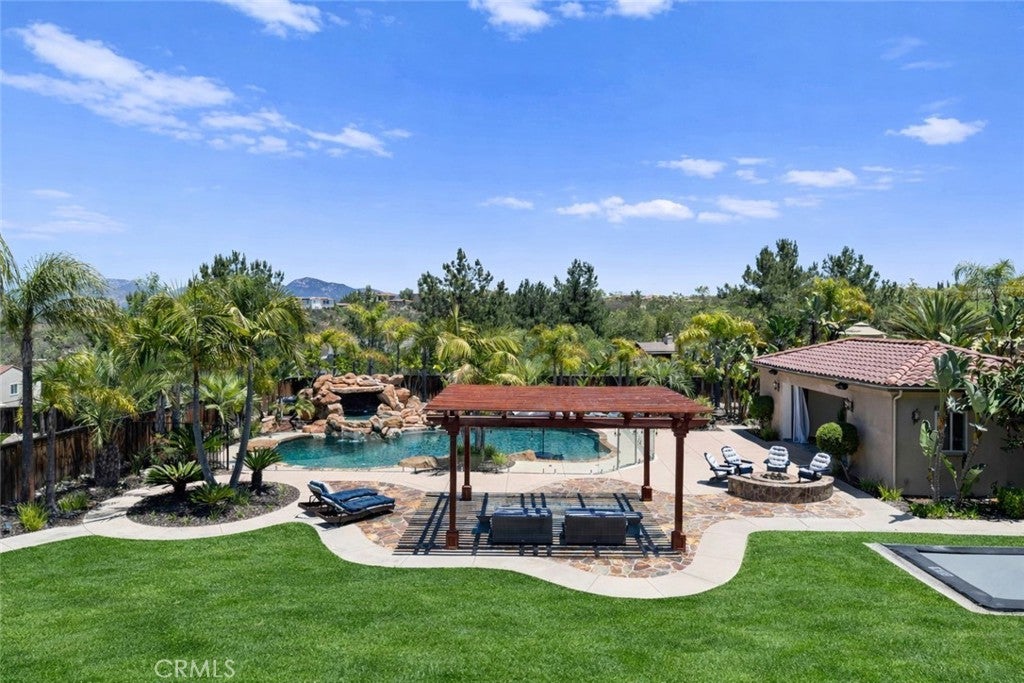 15020 Applewood Court