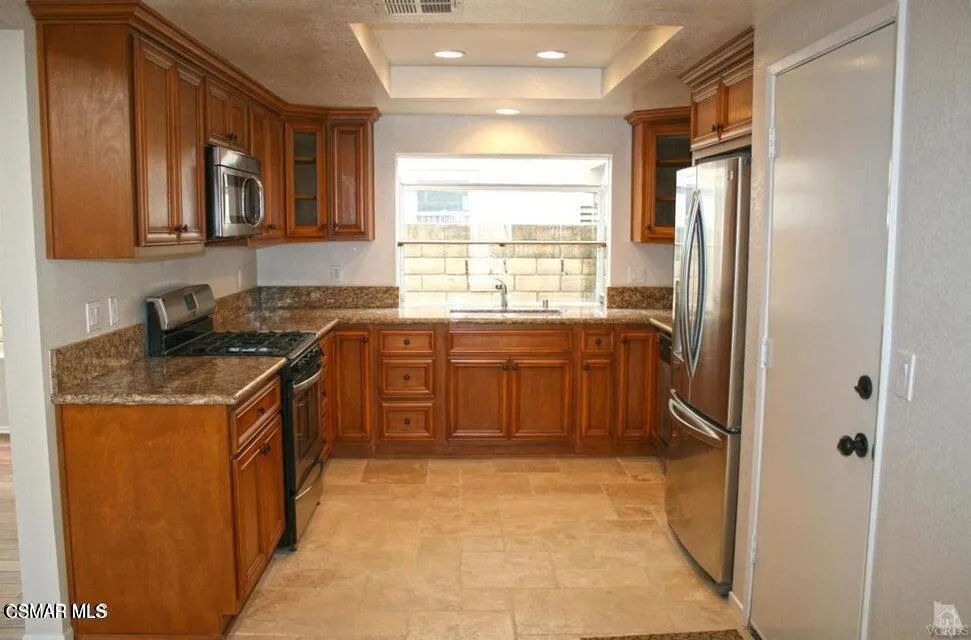 Simi Valley, California 93065, United States, 3 Bedrooms Bedrooms, ,3 BathroomsBathrooms,Residential,Active,235234