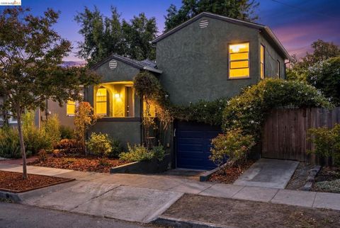 Photo of 1814 Castro St St, Martinez, CA 94553 (MLS # 41135288)
