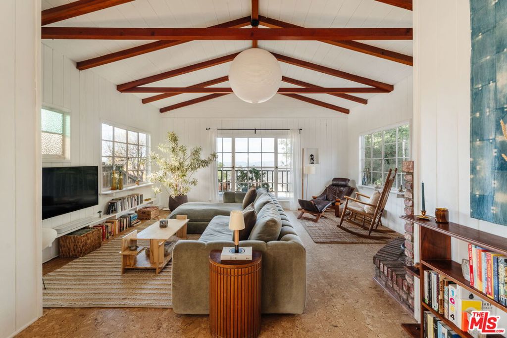 10514 Silverton Avenue