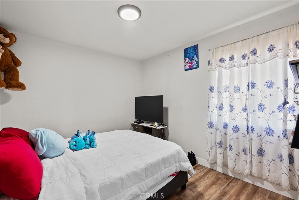 11816 Victory Boulevard