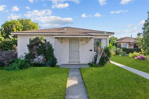 Photo of 11816 Victory Boulevard, North Hollywood, CA 91606 (MLS # GD26046238)