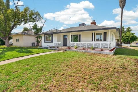Photo of 128 W Ramona DR, Rialto, CA 92376 (MLS # IV26135541)