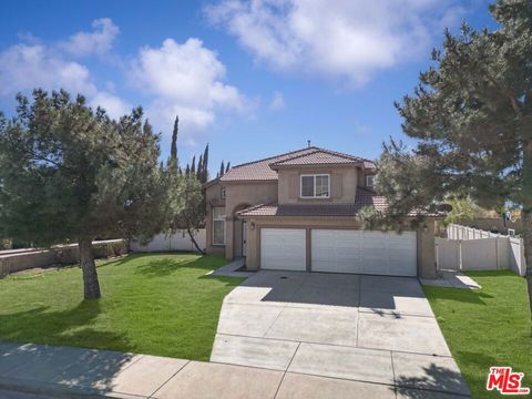 1713 W Evergreen Street Rialto CA 92377