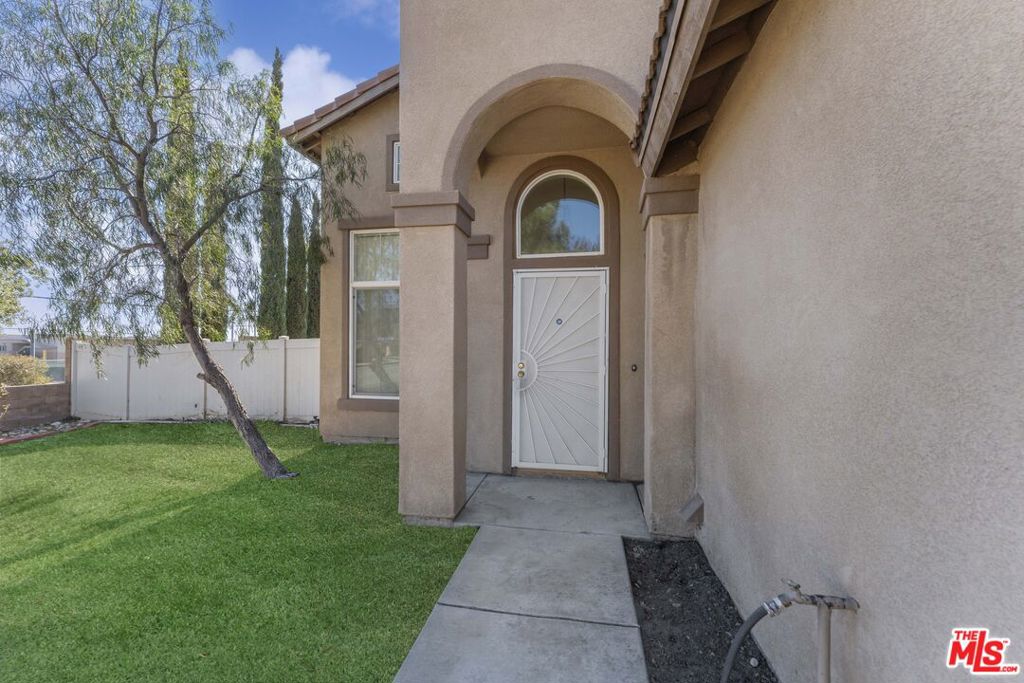 1713 W Evergreen Street