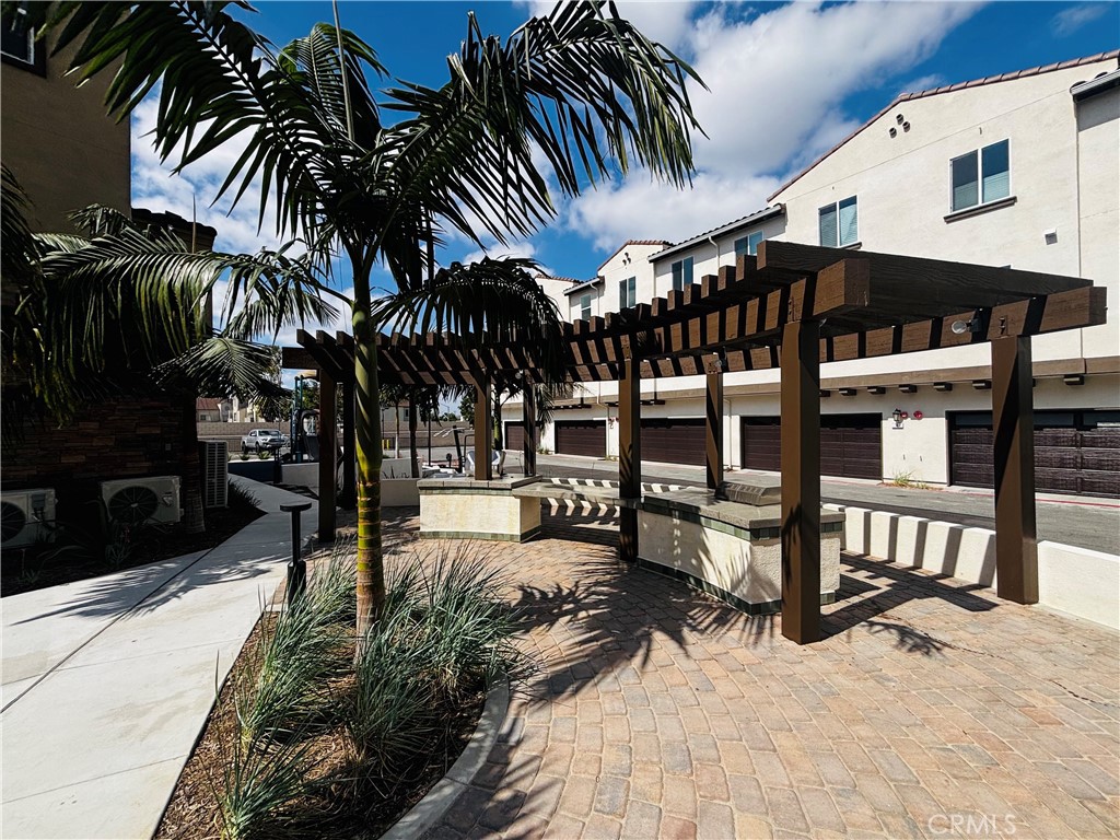 2450 E Agave Street 1