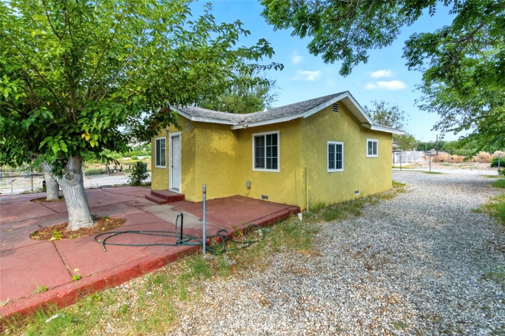 ***Two well-maintained*** units in the heart of Victorville. Perfect for investors or owner-occupants, each unit features spacious living areas, full kitchens, and private bedrooms designed for comfort and convenience. Situated on a generous lot with ample parking, the property provides strong rental income potential while being close to shopping, schools, dining, and freeway access. Whether you’re looking to expand your portfolio or live in one unit while renting the other, this property offers both immediate cash flow and long-term value.