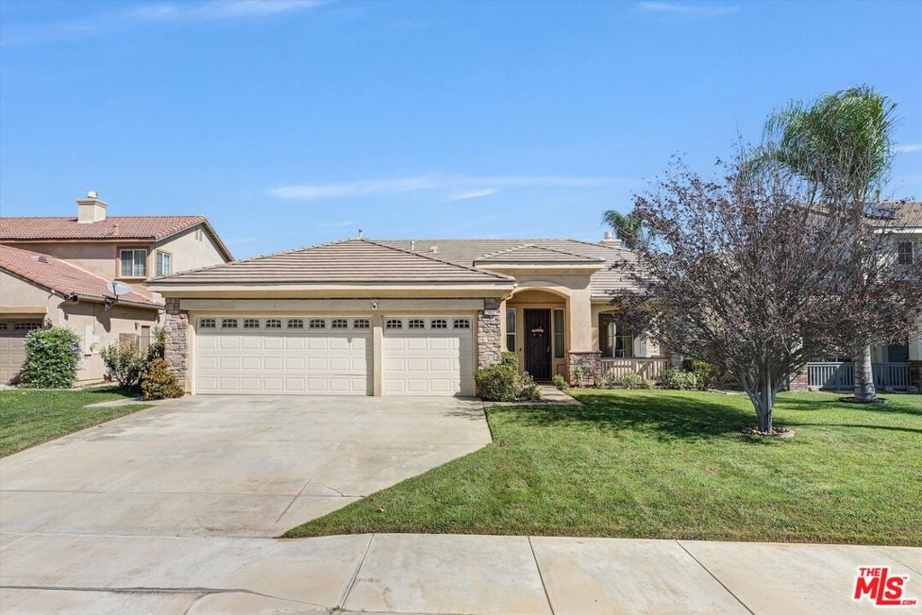 25832 Boulder Rock Place