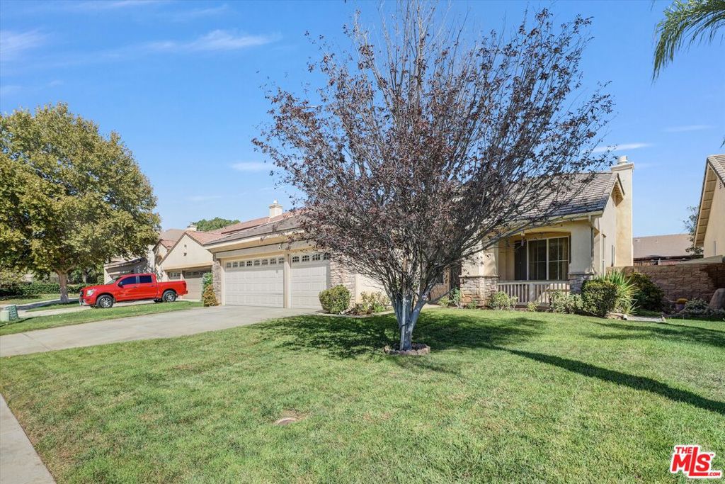 25832 Boulder Rock Place