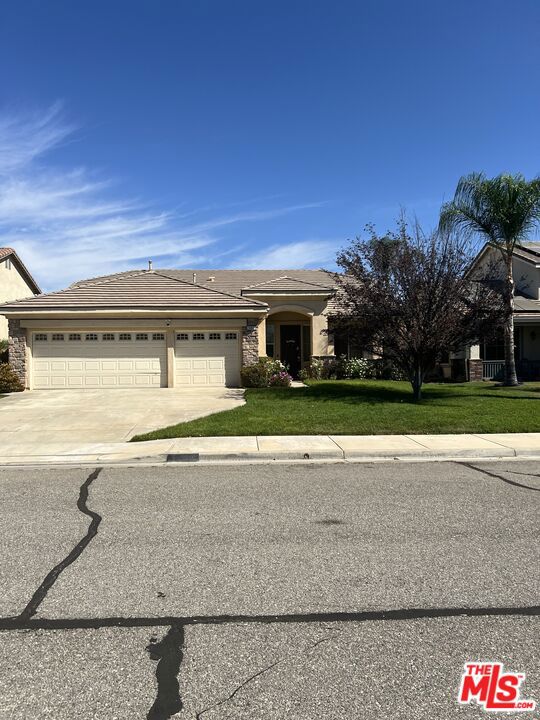 Photo of 25832 Boulder Rock Place, Menifee, CA 92585 (MLS # 26934775)
