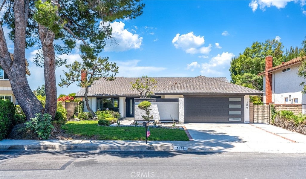 1309 Deeplawn Drive