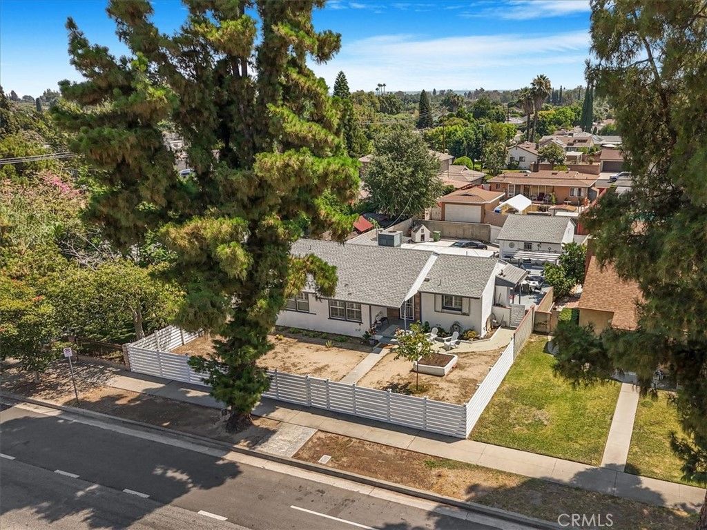 Photo of 16038 Devonshire Street, Granada Hills, CA 91344 (MLS # SR25195136)