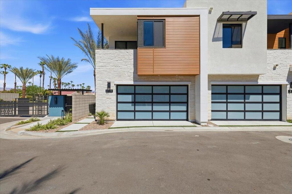 214 Latitude Loop East