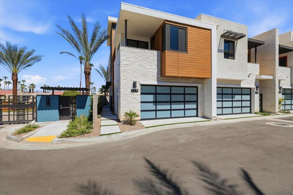 214 Latitude Loop East