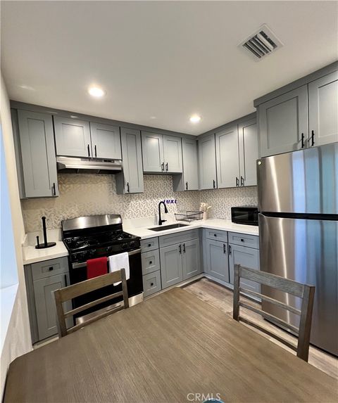 Photo of 14080 Mohawk Rd, Apple Valley, CA 92307 (MLS # CV26077010)