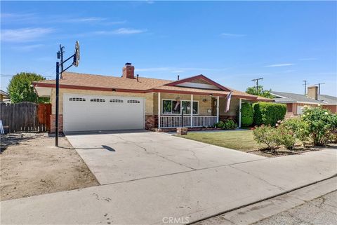Photo of 651 Buena Vista PKWY, Hemet, CA 92543 (MLS # CV26106580)