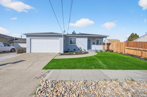 Photo of 1131 Bishop Avenue, Hayward, CA 94544 (MLS # ML82034077)