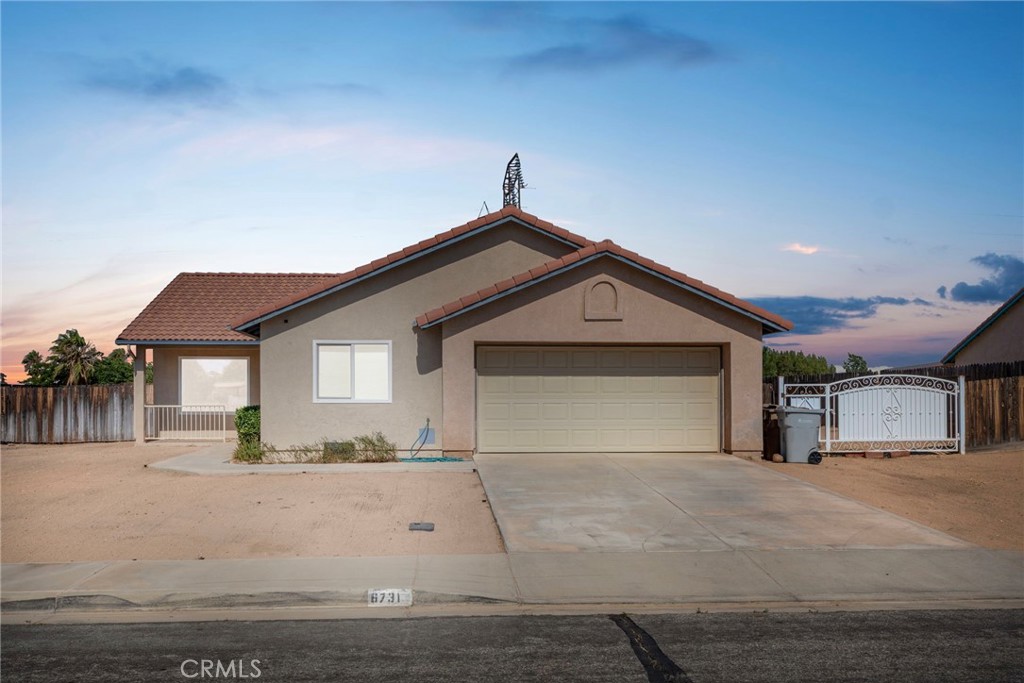 Charming 3-Bedroom Home in the Heart of Hesperia!
Welcome to 6731 Banyan Ave — a beautifully maintained 3-bedroom, 2-bathroom home offering 1,322 sq ft of comfortable living space on a spacious lot in a peaceful Hesperia neighborhood. This single-story home is perfect for first-time buyers, growing families, or anyone looking to enjoy the High Desert lifestyle.
Step inside to find a functional, open layout featuring a bright living room, a cozy dining area, and a well-appointed kitchen ready for your personal touch. The primary suite includes its own private bath, while two additional bedrooms offer plenty of space for family, guests, or a home office.
Outside, enjoy a large backyard with endless potential—whether you’re dreaming of a garden, pool, or outdoor entertaining space, there’s room to make it happen.
Located close to schools, shopping, and commuter routes, this home offers both convenience and comfort at an affordable price. Don’t miss your chance to own this move-in-ready gem in one of Hesperia’s desirable neighborhoods!
Schedule your private showing today!