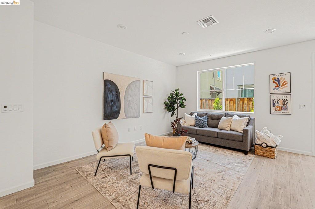 38 Fern Ln