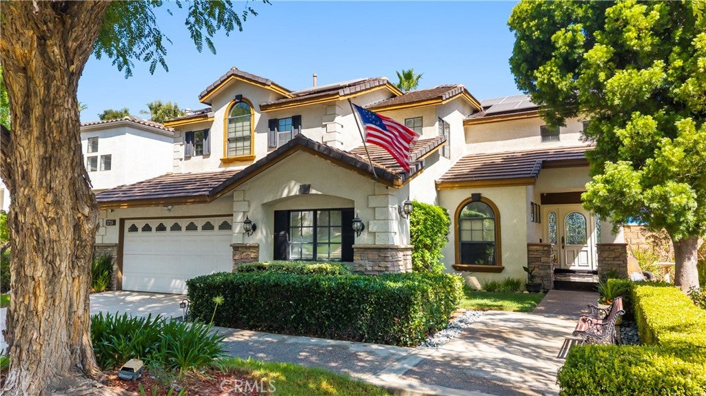 2725 Hidden Hills