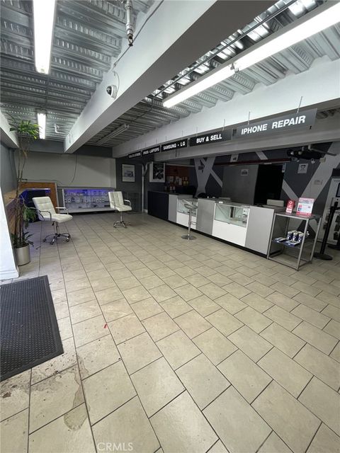 Photo of 600 S Spring St #R4, Los Angeles, CA 90014 (MLS # SR26046503)