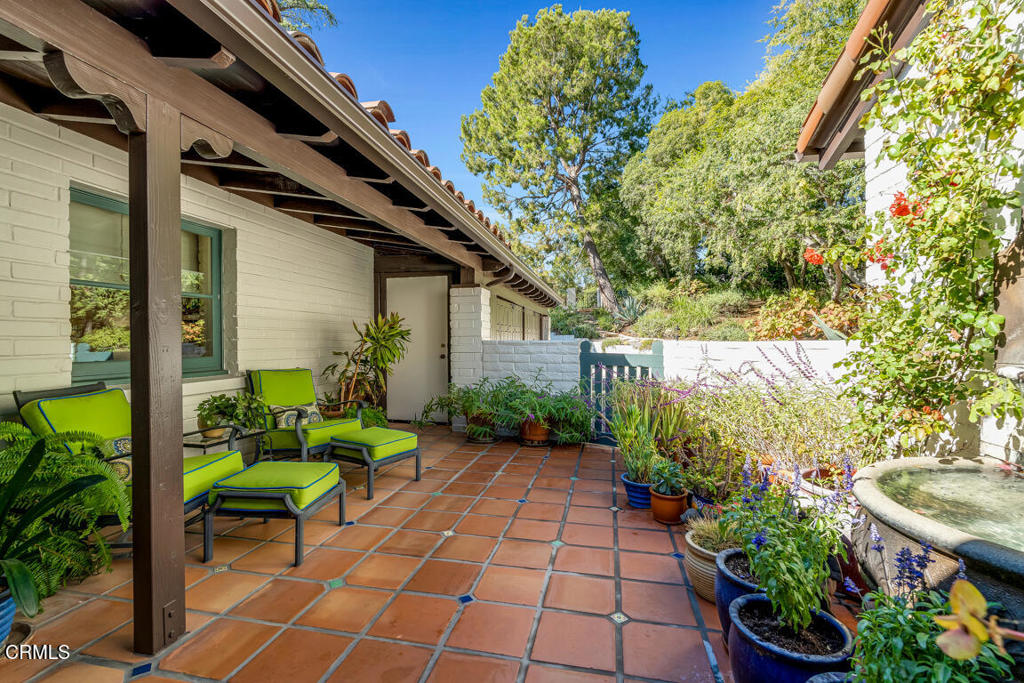 1450 1450 Arroyo View Drive