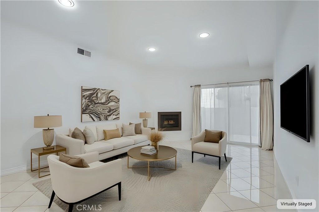 Photo of 17914 Magnolia Boulevard #125, Encino, CA 91316 (MLS # SR25221568)