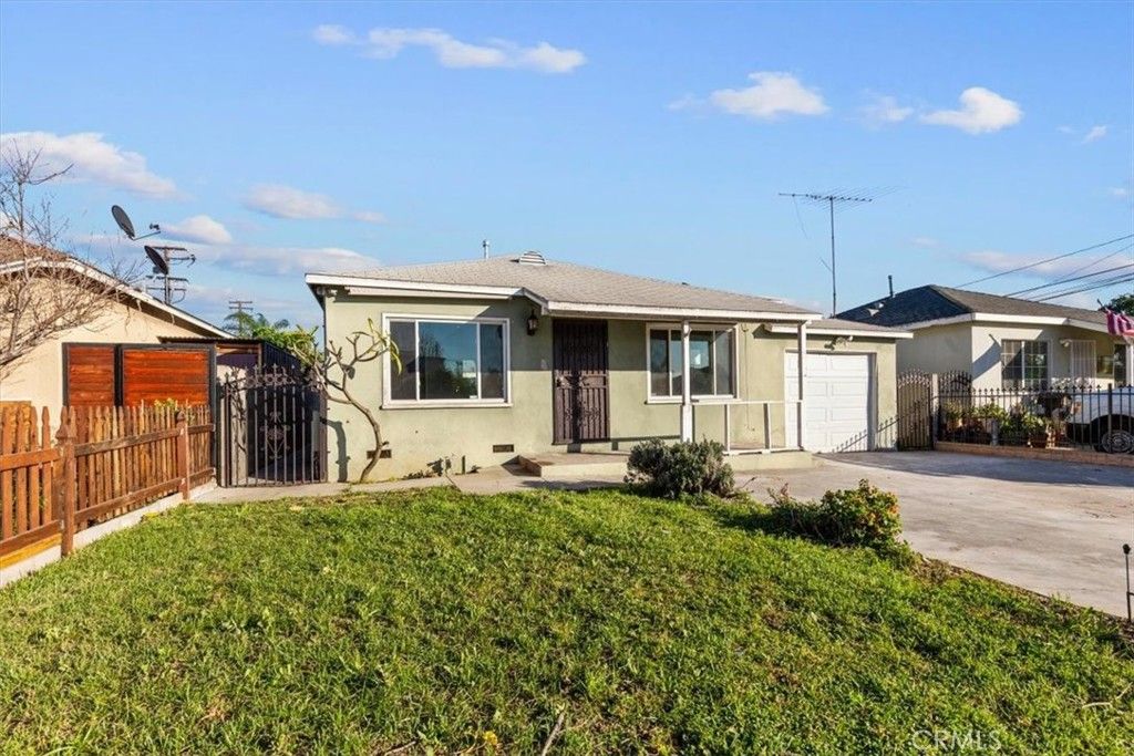 Photo of 604 S Greenwood Ave, Montebello, CA 90640 (MLS # DW26057074)