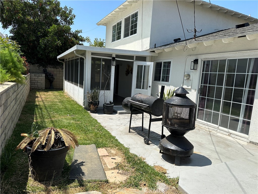 19008 Hillford Avenue