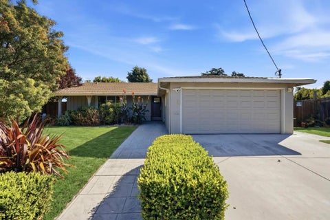 Photo of 16 Clarence Court, East Palo Alto, CA 94303 (MLS # ML82058288)