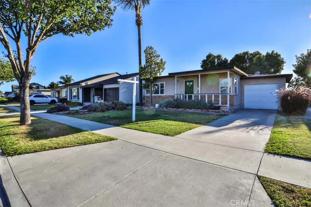 Bellflower, California 90706, United States, 3 Bedrooms Bedrooms, ,2 BathroomsBathrooms,Residential,Active,155714