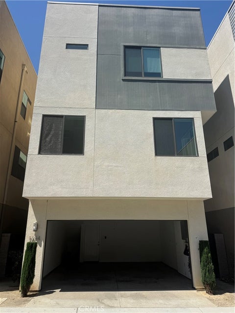Photo of 1654 Pomona AVE, Costa Mesa, CA 92627 (MLS # WS26189358)