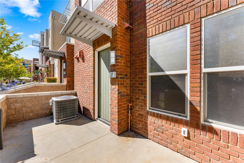 Vantis - Residential Lease