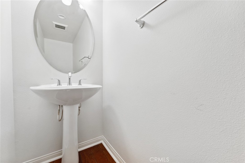 Vantis - Residential Lease