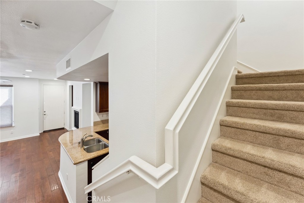 Vantis - Residential Lease