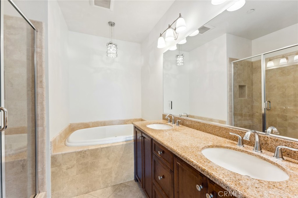 Vantis - Residential Lease