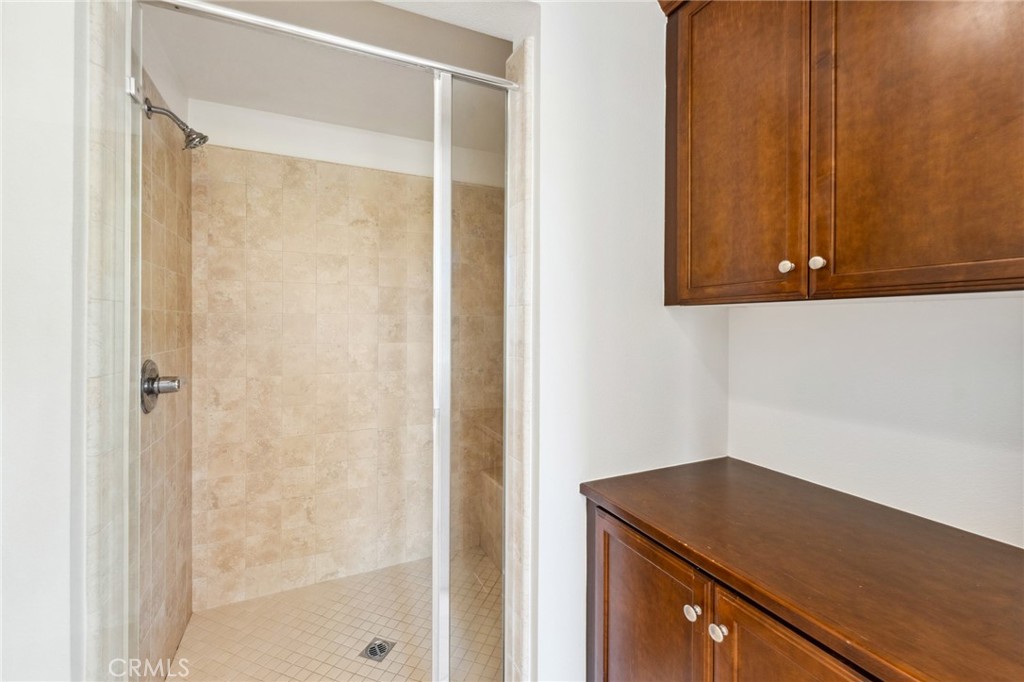 Vantis - Residential Lease