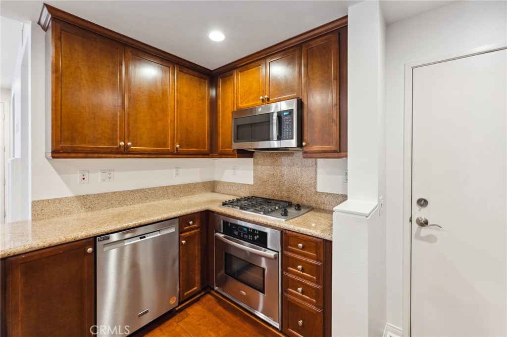 Vantis - Residential Lease