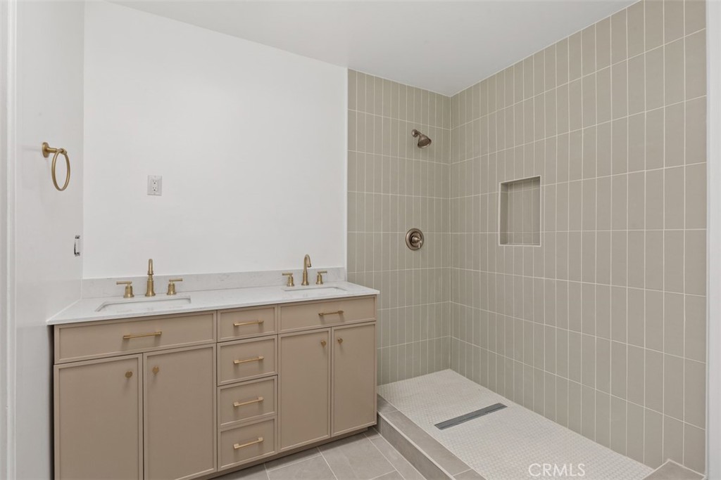 San Tract - Residential Lease
