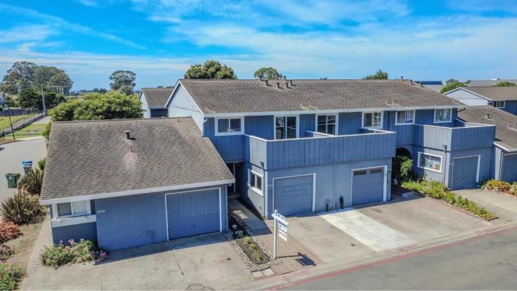 1044 Suzanne Court
