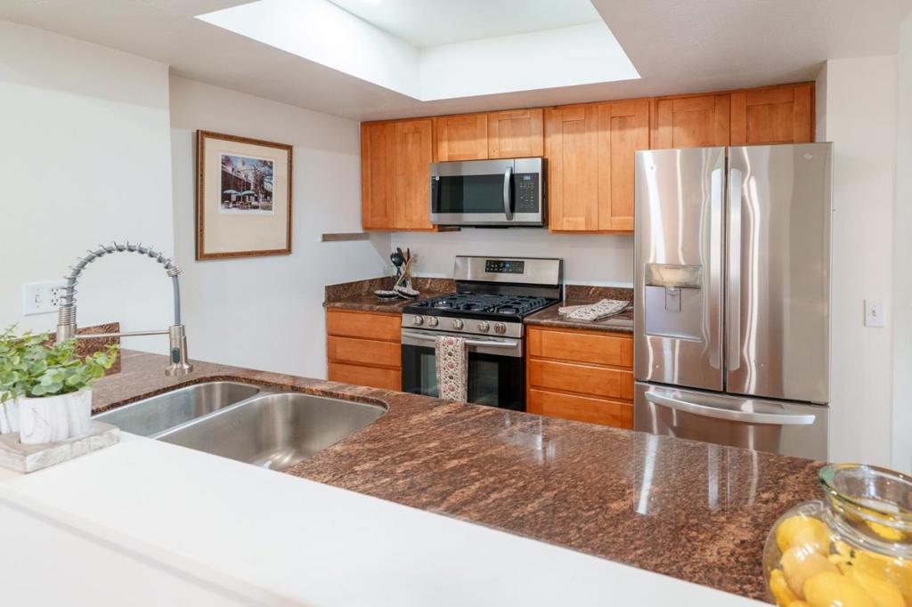 1044 Suzanne Court