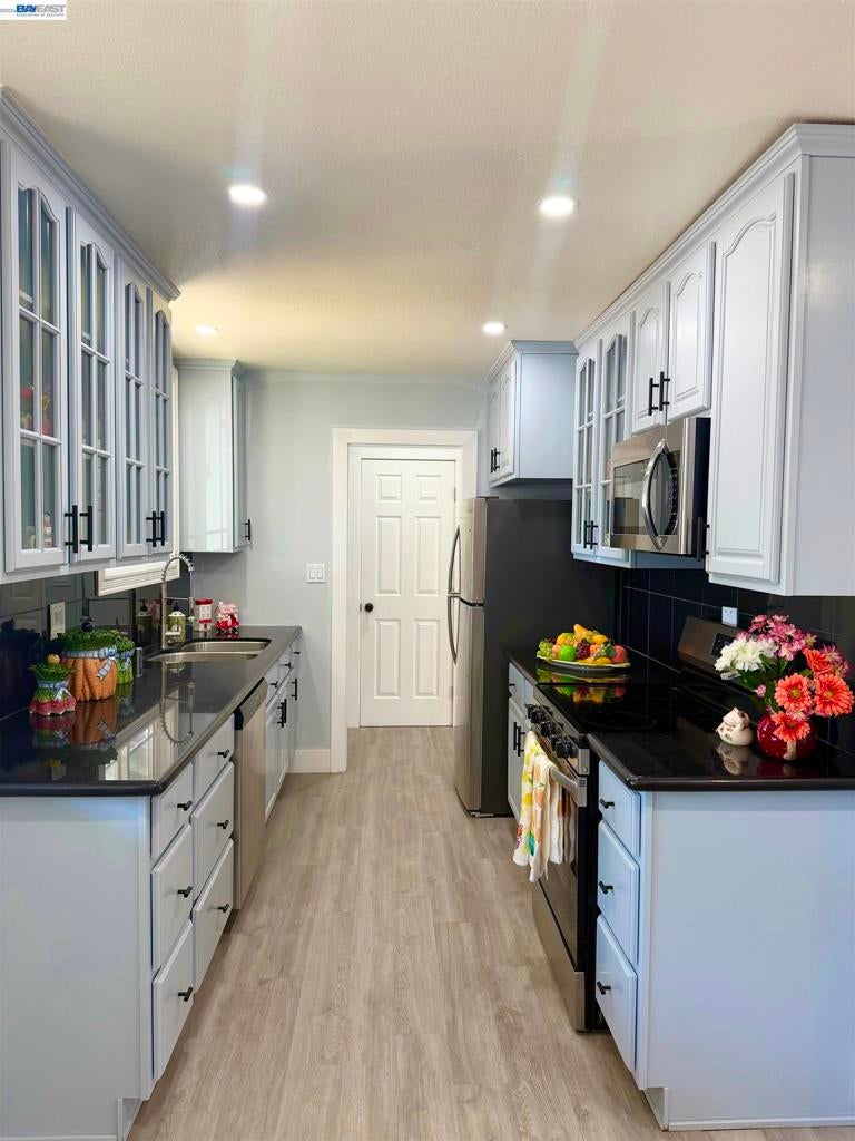 293 Fairway St ST, Hayward CA 94544