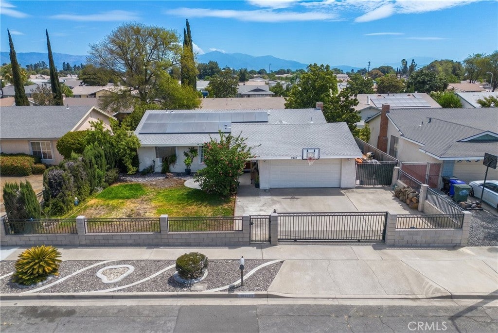 9087 Rosecrest