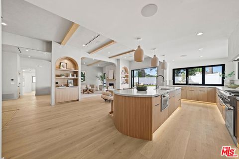 21626 Cezanne Place Woodland Hills CA 91364