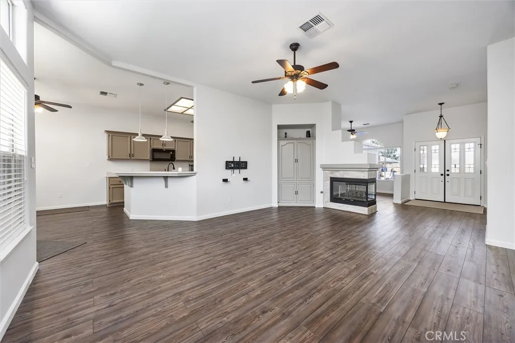 Bakersfield, California 93312, United States, 4 Bedrooms Bedrooms, ,2 BathroomsBathrooms,Residential,Active,212066