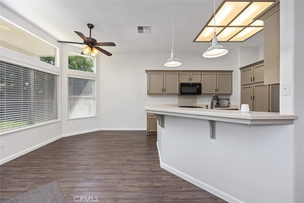 Bakersfield, California 93312, United States, 4 Bedrooms Bedrooms, ,2 BathroomsBathrooms,Residential,Active,212066