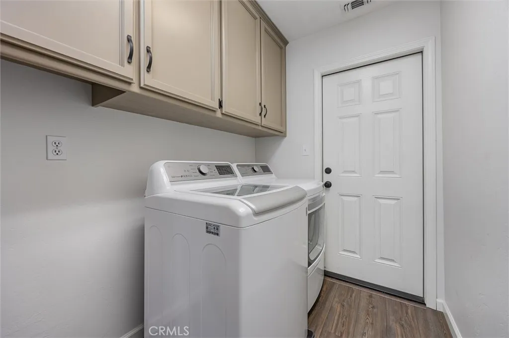 Bakersfield, California 93312, United States, 4 Bedrooms Bedrooms, ,2 BathroomsBathrooms,Residential,Active,212066