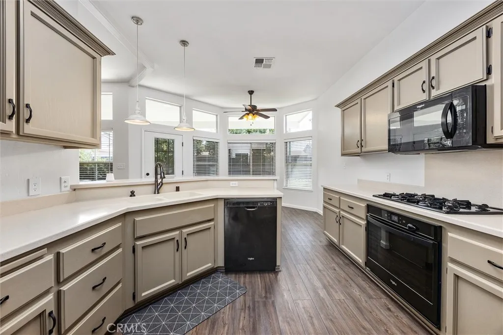 Bakersfield, California 93312, United States, 4 Bedrooms Bedrooms, ,2 BathroomsBathrooms,Residential,Active,212066