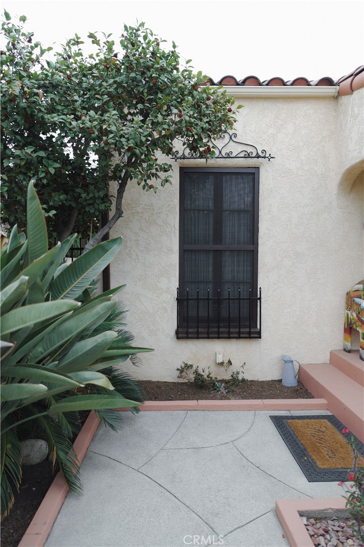 424 W 11th Street