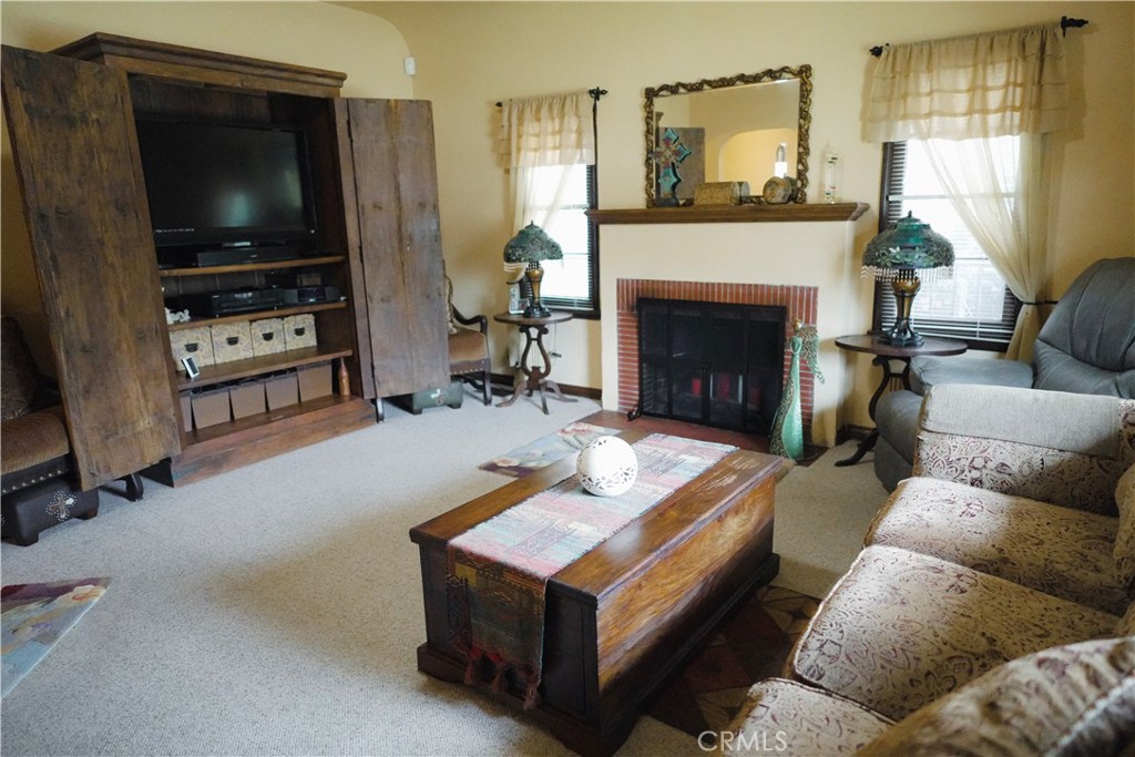 424 W 11th Street